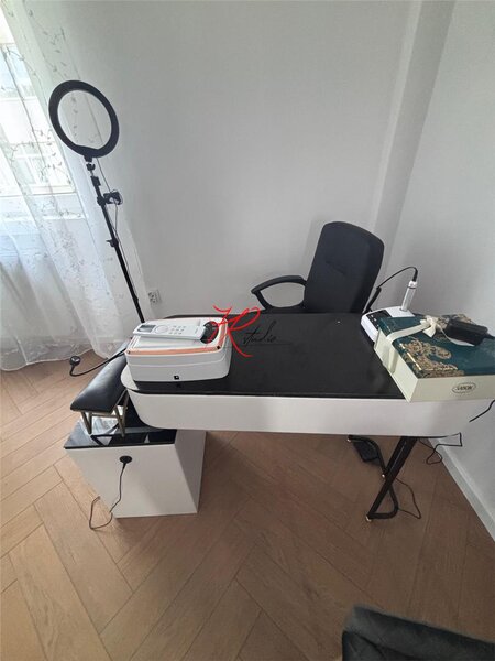 Piata Dorobanti, ideal investitie! Vanzare garsoniera  total renovata, in bloc mic