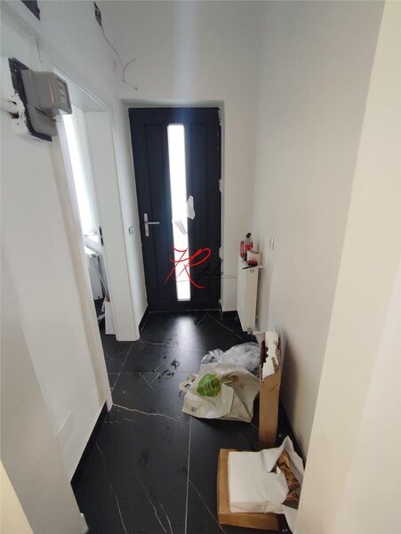 Piata Dorobanti, ideal investitie! Vanzare garsoniera  total renovata, in bloc mic