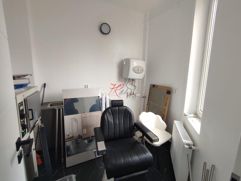 Piata Dorobanti, ideal investitie! Vanzare garsoniera  total renovata, in bloc mic